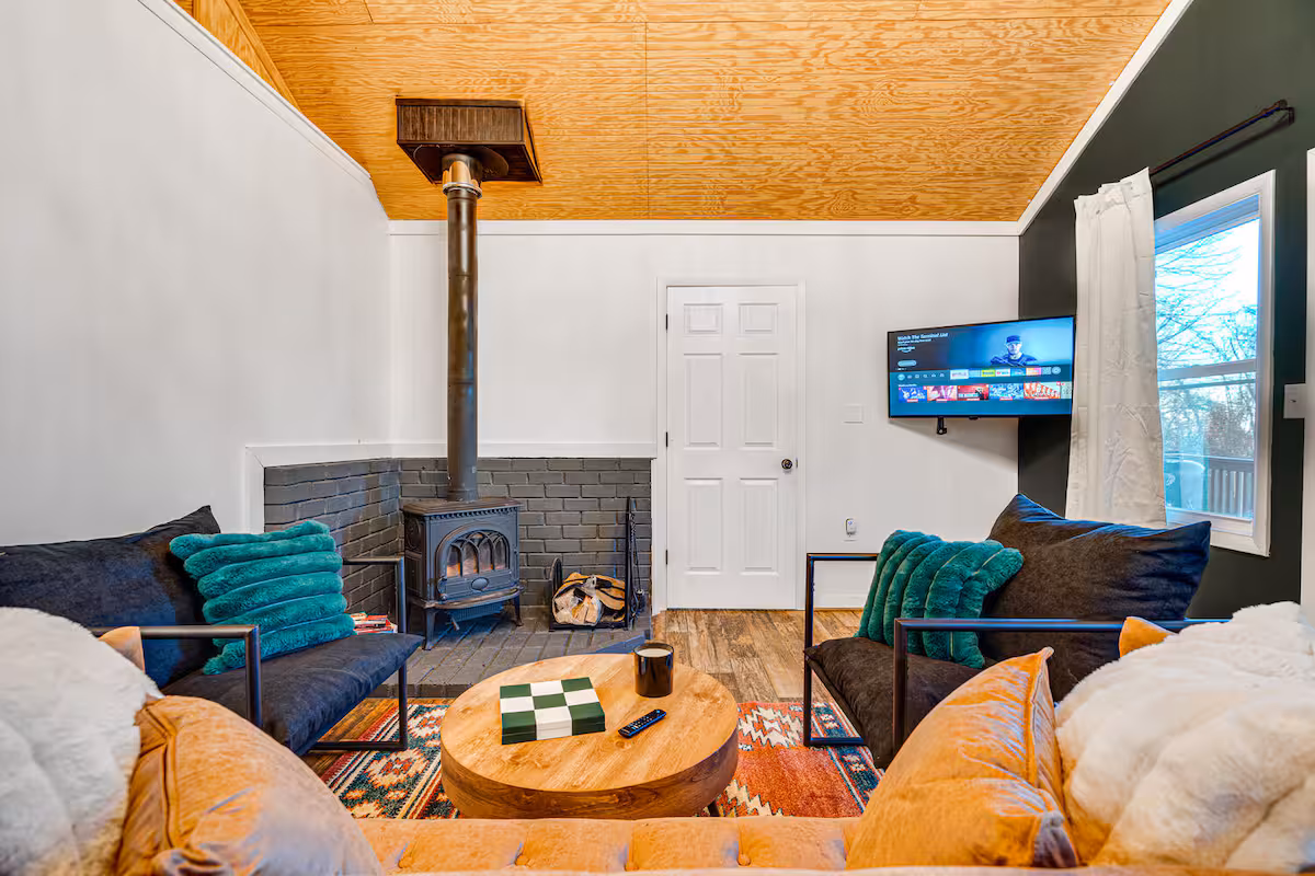 Hearth & Host _ Park Line Cabin